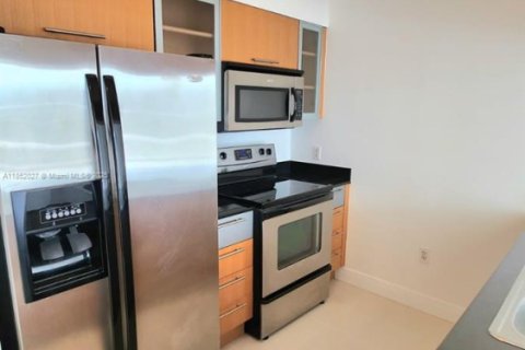 Condo in Miami, Florida, 1 bedroom  № 1858711 - photo 5
