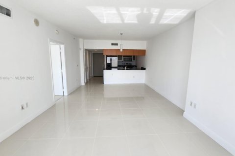 Condo in Miami, Florida, 1 bedroom  № 1858711 - photo 7