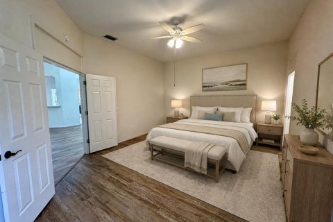 House in Lady Lake, Florida 2 bedrooms, 148.46 sq.m. № 2317480 - photo 6