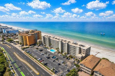 Condo à Indian Shores, Floride, 2 chambres  № 2114806