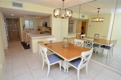 Copropriété à louer à Indian Shores, Floride: 2 chambres, 91.97 m2 № 2114806 - photo 6