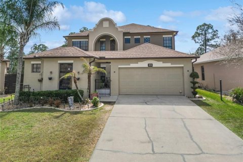 House in Orlando, Florida 5 bedrooms, 233.56 sq.m. № 2131725