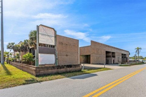 Immobilier commercial à Cocoa Beach, Floride № 2103524