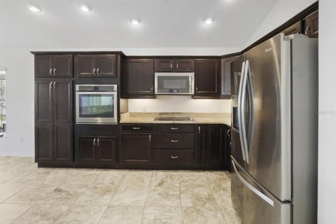 Casa en venta en The Villages, Florida, 3 dormitorios, 187.29 m2 № 1904913 - foto 9