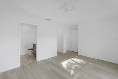 Casa en venta en The Villages, Florida, 3 dormitorios, 187.29 m2 № 1904913 - foto 24