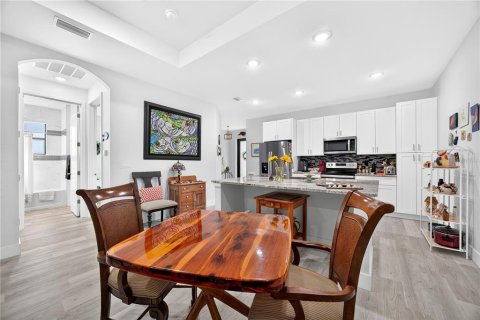 Commercial property in Port Charlotte, Florida 6 bedrooms, 259.29 sq.m. № 2402770 - photo 30