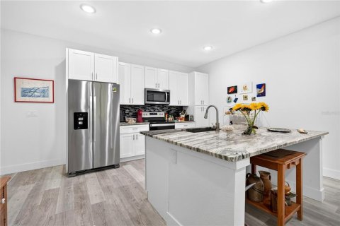 Commercial property in Port Charlotte, Florida 6 bedrooms, 259.29 sq.m. № 2402770 - photo 29