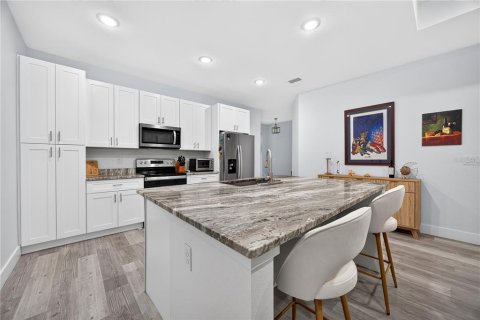 Commercial property in Port Charlotte, Florida 6 bedrooms, 259.29 sq.m. № 2402770 - photo 7