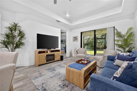 Commercial property in Port Charlotte, Florida 6 bedrooms, 259.29 sq.m. № 2402770 - photo 12