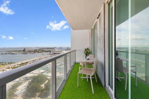 Condo in Miami, Florida, 1 bedroom  № 1726249 - photo 25