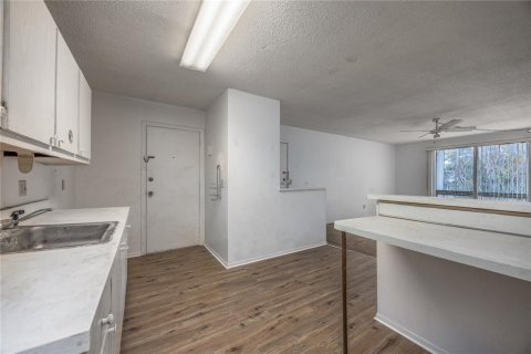 Condominio en venta en Gainesville, Florida, 2 dormitorios, 79.25 m2 № 1720124 - foto 12