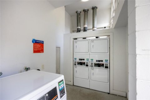 Condominio en venta en Gainesville, Florida, 2 dormitorios, 79.25 m2 № 1720124 - foto 24