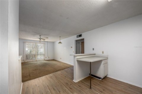 Condominio en venta en Gainesville, Florida, 2 dormitorios, 79.25 m2 № 1720124 - foto 10