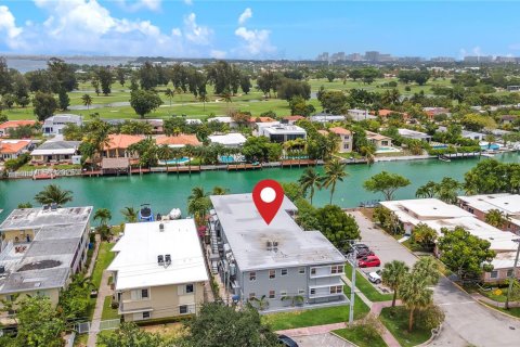 Villa ou maison à louer à Miami Beach, Floride: 2 chambres, 125.42 m2 № 1946932 - photo 10