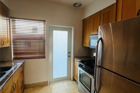 Villa ou maison à louer à Miami Beach, Floride: 2 chambres, 125.42 m2 № 1946932 - photo 5