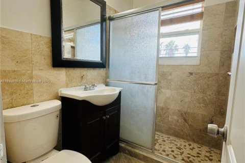 Villa ou maison à louer à Miami Beach, Floride: 2 chambres, 125.42 m2 № 1946932 - photo 8