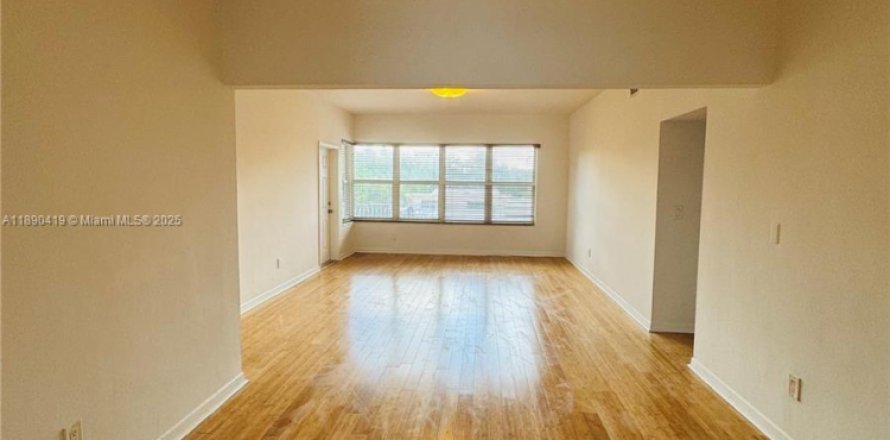 Villa ou maison à Miami Beach, Floride 2 chambres, 125.42 m2 № 1946932