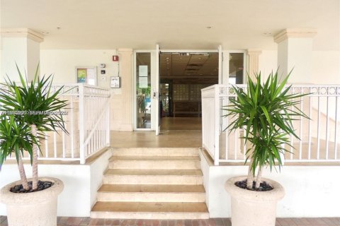 Condominio en alquiler en North Bay Village, Florida, 3 dormitorios, 120.96 m2 № 1993332 - foto 6