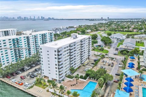 Condominio en North Bay Village, Florida, 3 dormitorios  № 1993332