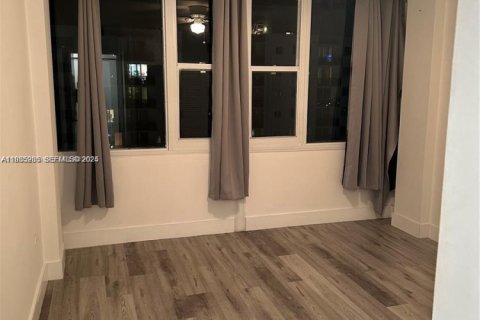 Condominio en alquiler en North Bay Village, Florida, 3 dormitorios, 120.96 m2 № 1993332 - foto 17