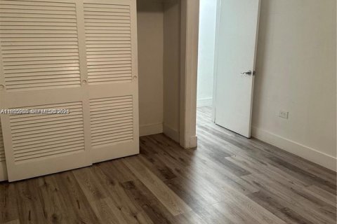 Condominio en alquiler en North Bay Village, Florida, 3 dormitorios, 120.96 m2 № 1993332 - foto 15