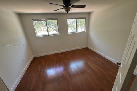 Condo in Deerfield Beach, Florida, 2 bedrooms  № 2035866 - photo 9