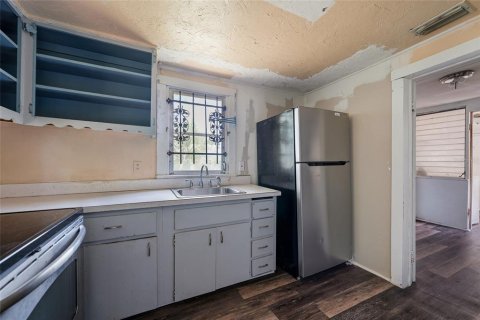 Immobilier commercial à vendre à Maitland, Floride: 4 chambres, 94.02 m2 № 2396769 - photo 9