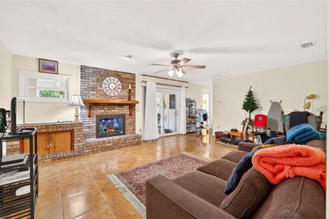 Villa ou maison à vendre à Gainesville, Floride: 4 chambres, 202.16 m2 № 2348165 - photo 3