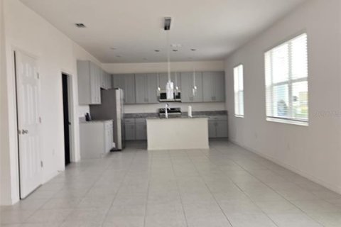 House in Haines City, Florida 4 bedrooms, 205.41 sq.m. № 1722190 - photo 6