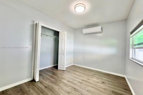 Снять в аренду виллу или дом в Майами, Флорида № 1953151 - фото 3