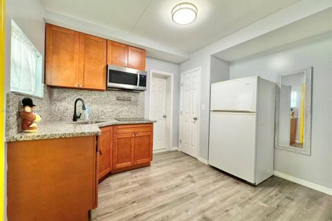 Снять в аренду виллу или дом в Майами, Флорида № 1953151 - фото 1