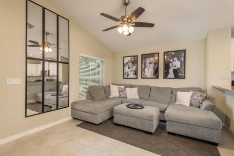 House in Sarasota, Florida 2 bedrooms, 100.33 sq.m. № 1885143 - photo 7