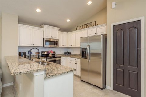 House in Sarasota, Florida 2 bedrooms, 100.33 sq.m. № 1885143 - photo 11