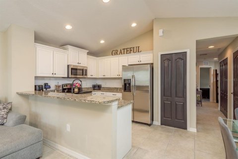 House in Sarasota, Florida 2 bedrooms, 100.33 sq.m. № 1885143 - photo 10