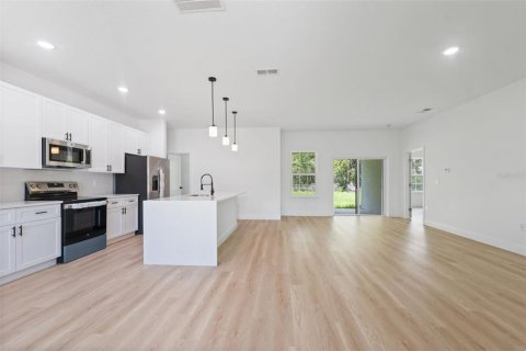 House in Ocala, Florida 4 bedrooms, 162.67 sq.m. № 1894858 - photo 8