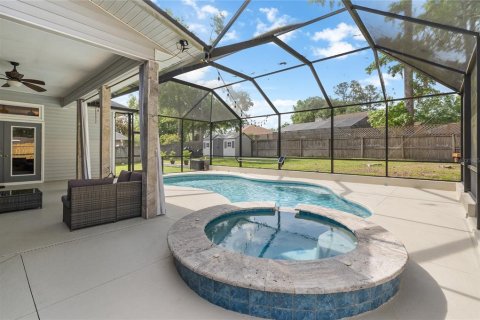 House in Gainesville, Florida 4 bedrooms, 190.26 sq.m. № 1720135 - photo 4