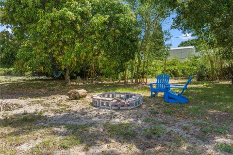 House in Vero Beach, Florida 3 bedrooms, 67.08 sq.m. № 1796447 - photo 24