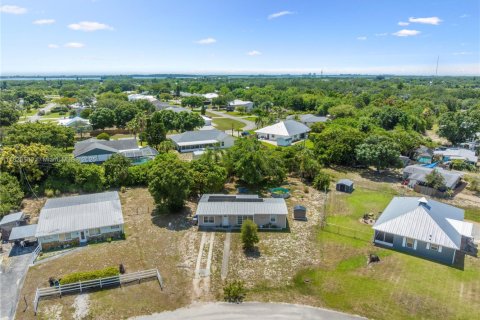 House in Vero Beach, Florida 3 bedrooms, 67.08 sq.m. № 1796447 - photo 30