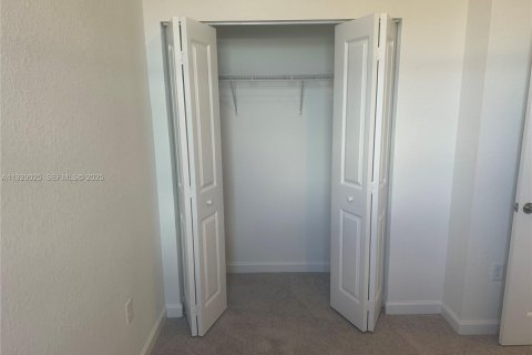 Снять в аренду виллу или дом в Хомстед, Флорида 3 спальни, 134.71м2, № 1988536 - фото 26