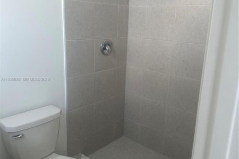 Снять в аренду виллу или дом в Хомстед, Флорида 3 спальни, 134.71м2, № 1988536 - фото 20