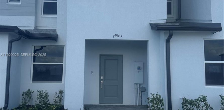 Дом в Хомстед, Флорида 3 спальни, 134.71м2 № 1988536