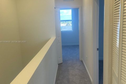 Снять в аренду виллу или дом в Хомстед, Флорида 3 спальни, 134.71м2, № 1988536 - фото 23