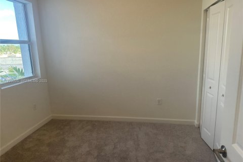 Снять в аренду виллу или дом в Хомстед, Флорида 3 спальни, 134.71м2, № 1988536 - фото 25