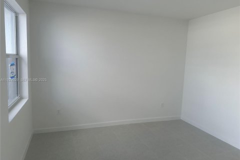 Снять в аренду виллу или дом в Хомстед, Флорида 3 спальни, 134.71м2, № 1988536 - фото 6