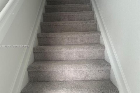 Снять в аренду виллу или дом в Хомстед, Флорида 3 спальни, 134.71м2, № 1988536 - фото 17