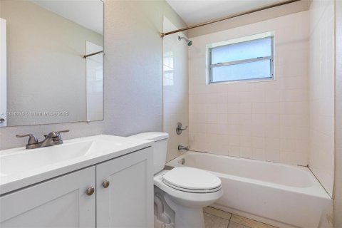 Casa en venta en Lauderhill, Florida, 3 dormitorios, 109.07 m2 № 1823414 - foto 8