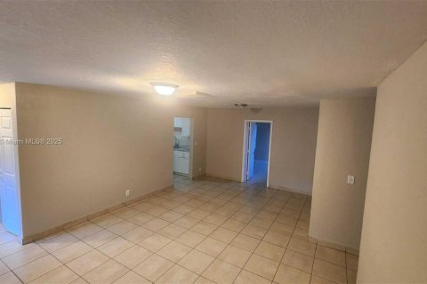 Casa en venta en Lauderhill, Florida, 3 dormitorios, 109.07 m2 № 1823414 - foto 2