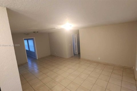 Casa en venta en Lauderhill, Florida, 3 dormitorios, 109.07 m2 № 1823414 - foto 3