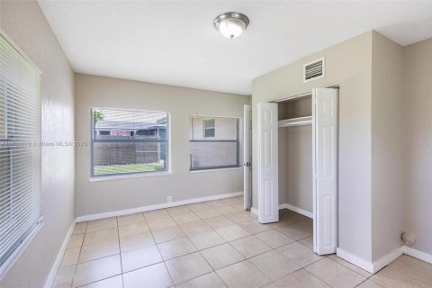 Casa en venta en Lauderhill, Florida, 3 dormitorios, 109.07 m2 № 1823414 - foto 7