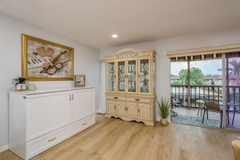 Condominio en venta en Clearwater, Florida, 1 dormitorio, 66.89 m2 № 1916840 - foto 5
